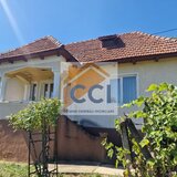 Casa in mediu rural cu teren